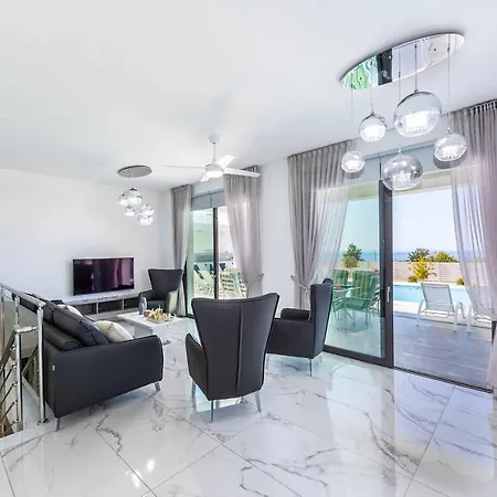 Villa Pleiades *
